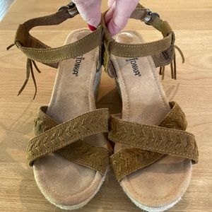 Minnetonka Women's Naomi Suede Ankle Strap Espadrille Wedge Sandal BROWN size 9